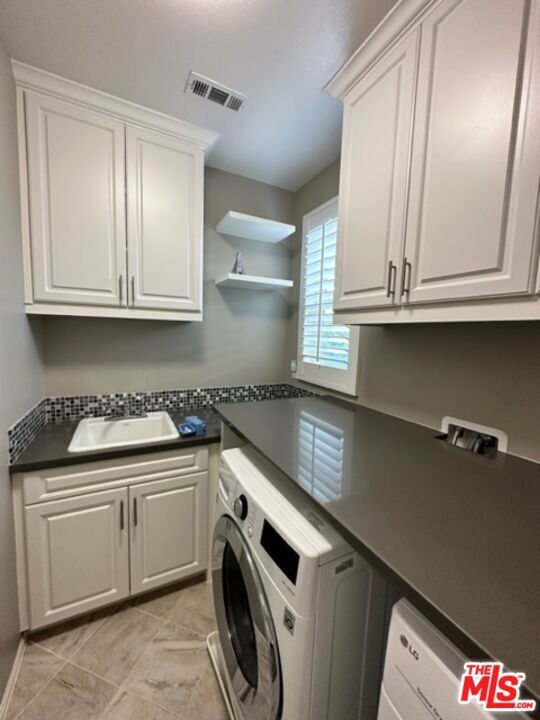 Building Photo - 17032 Cantlay St