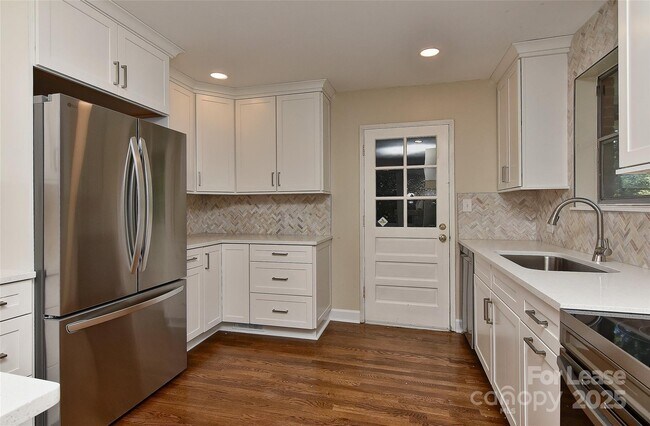 Building Photo - 1215 Sewickley Dr