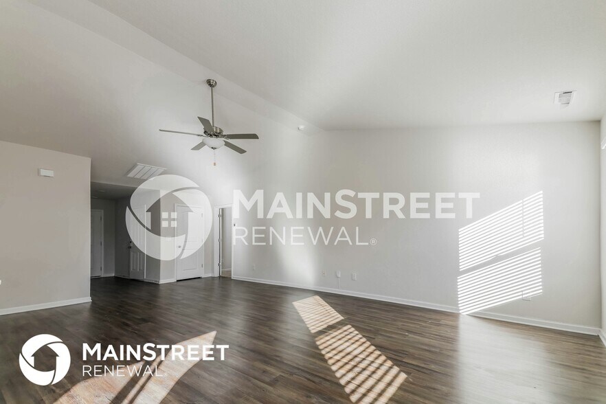 Building Photo - 308 Gourd St