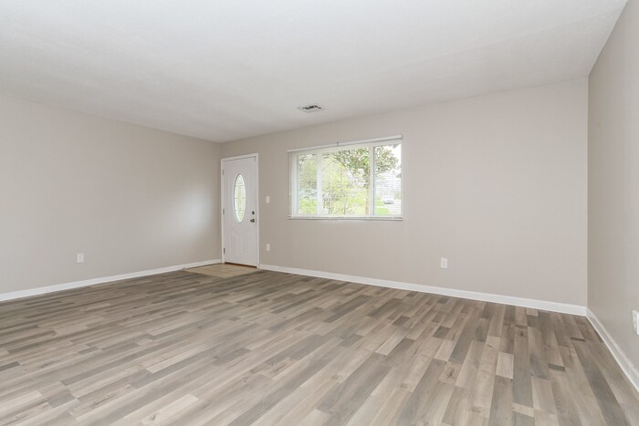 Building Photo - 9153 Yorkridge Dr