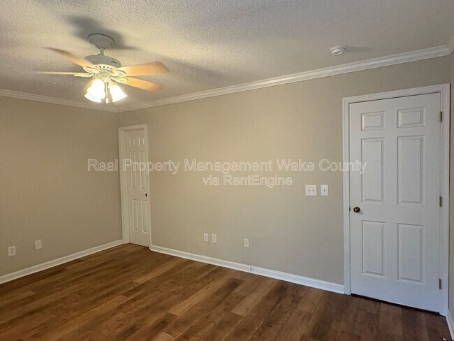 Building Photo - 106 N McLean Ct