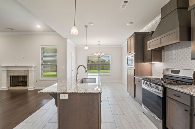 Building Photo - Like new 4BR Farmington home! LOADED with ...