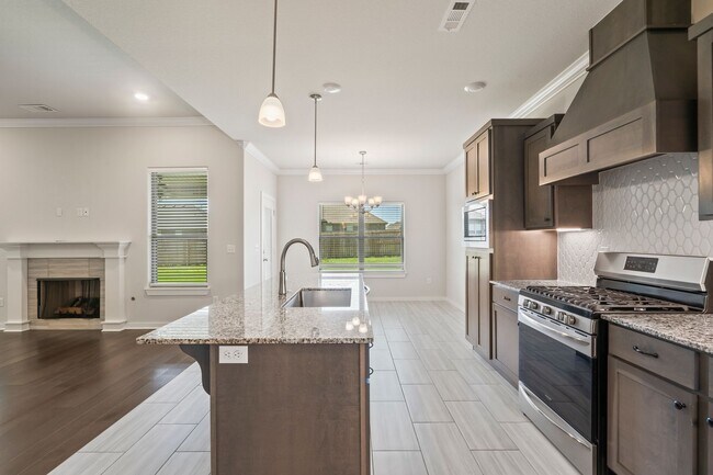 Building Photo - Like new 4BR Farmington home! LOADED with upgrades! Don't miss out!