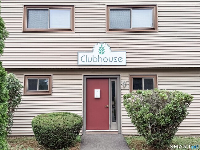 Building Photo - 14 Greenbriar Dr