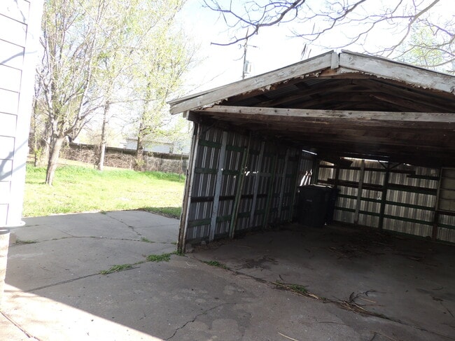 Building Photo - 5312 W 11th Pl
