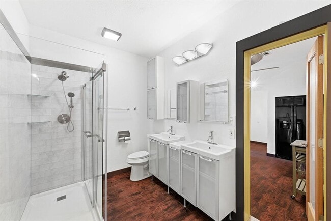 Building Photo - 1301 S 1st St