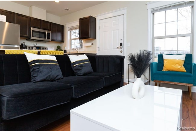 Building Photo - 701 E Kirby St