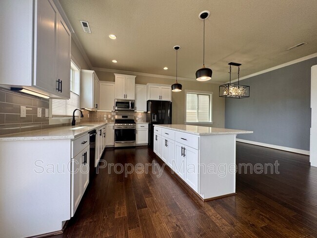Building Photo - 16858 SW Larkspring Ln