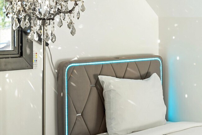 Building Photo - 8543 E Valley Vista Dr