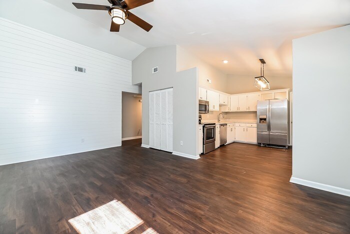 Building Photo - 101 Tweed Ct