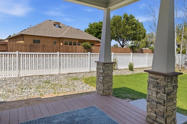 Building Photo - 1285 Claremont Dr