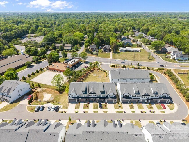 Building Photo - 4832 Blanchard Wy