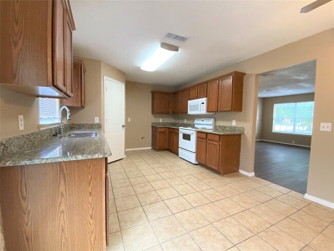Building Photo - 1125 Greenbend Dr
