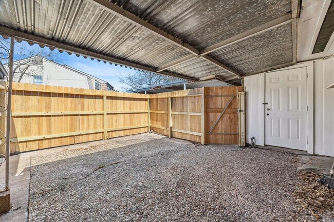 Building Photo - 7850 Leonora St