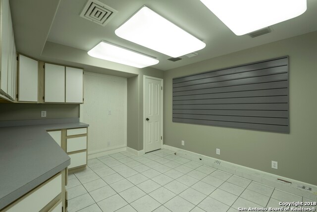 Building Photo - 7701 Wurzbach Rd