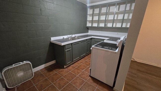 Primary Photo - 1/1 Studio apartment for rent