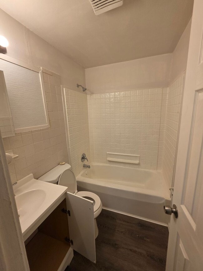 Building Photo - LIMITED TIME**1/2 OFF DEPOSIT**