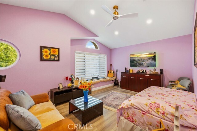 Building Photo - 4561 Grandview Dr