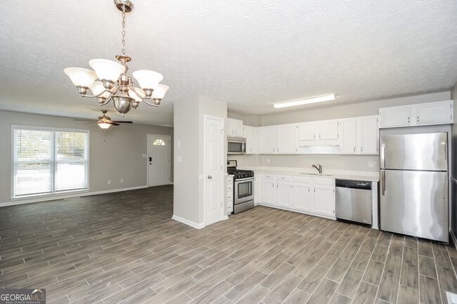 Building Photo - 333 Oak Landing Cir