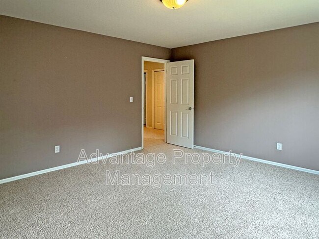 Building Photo - 1235 SE Brookside Way