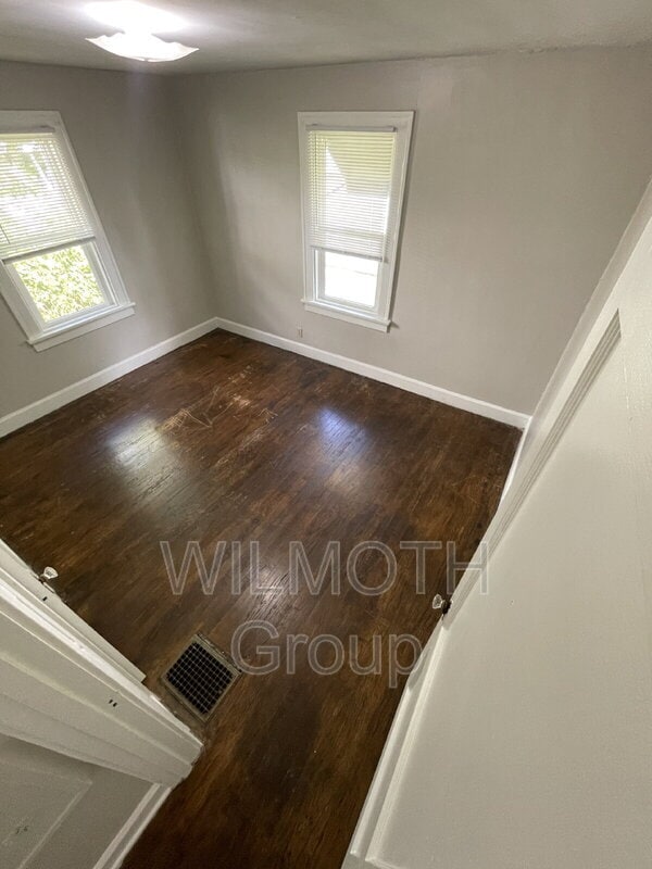 Building Photo - Emerson Avenue 841