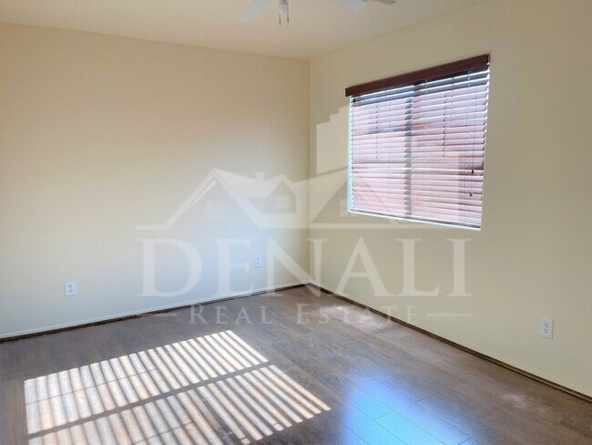 Building Photo - 144 S 108th Dr