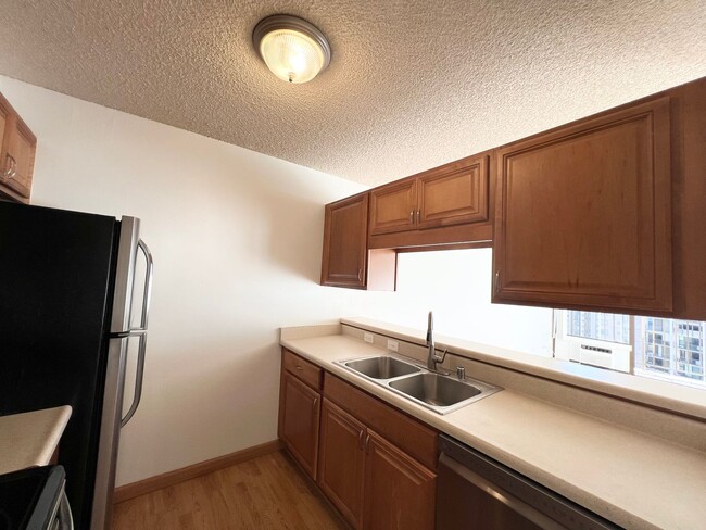 Building Photo - 1br/1ba/1pkg Condo with Sunset views in Aiea