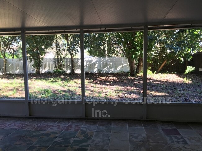 Building Photo - 1223 Poinsettia Ave
