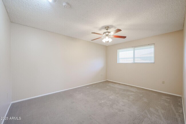 Building Photo - 10832 W Saratoga Cir