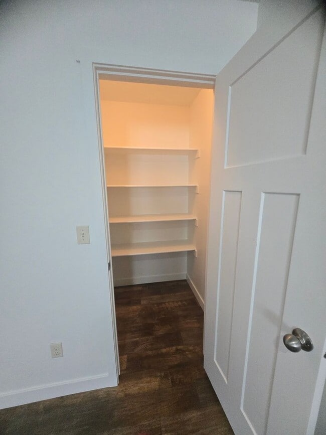 Building Photo - 3 Bed 2 Bath Townhouse for Rent!