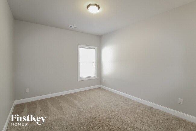 Building Photo - 1810 Cedar Oaks Ln