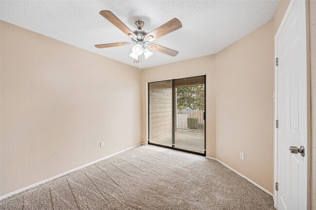 Building Photo - 6701 Sands Point Dr