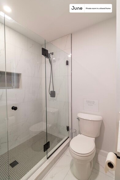 Building Photo - Room in Shared 3 bed/2 bath home in JFK/UMass