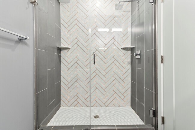 Building Photo - 1615 Poplar St