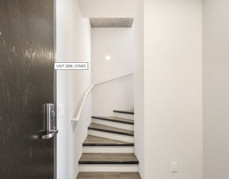 Building Photo - 720 S Clark St