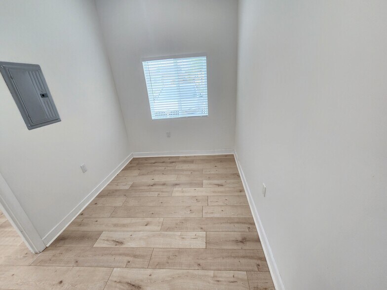 Building Photo - 6522 Camellia Ave