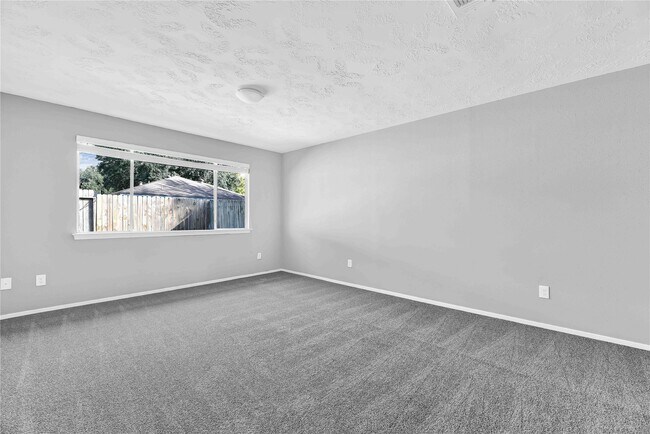 Building Photo - 7215 Dogwood Trail Dr