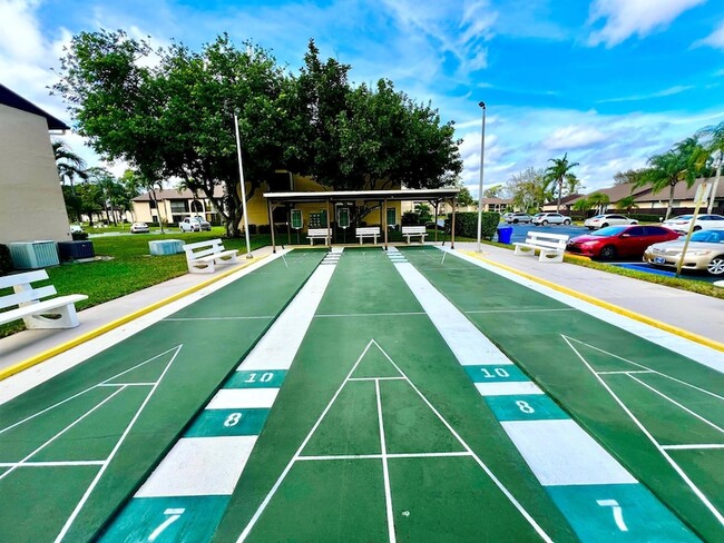 Building Photo - 408 Pine Glen Ln