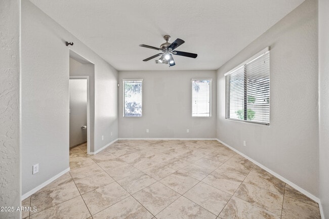 Building Photo - 3738 W Memorial Dr