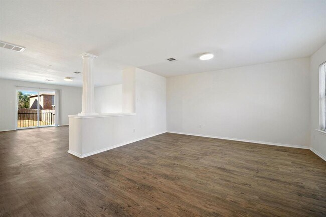 Building Photo - 11112 Chatam Berry Ln