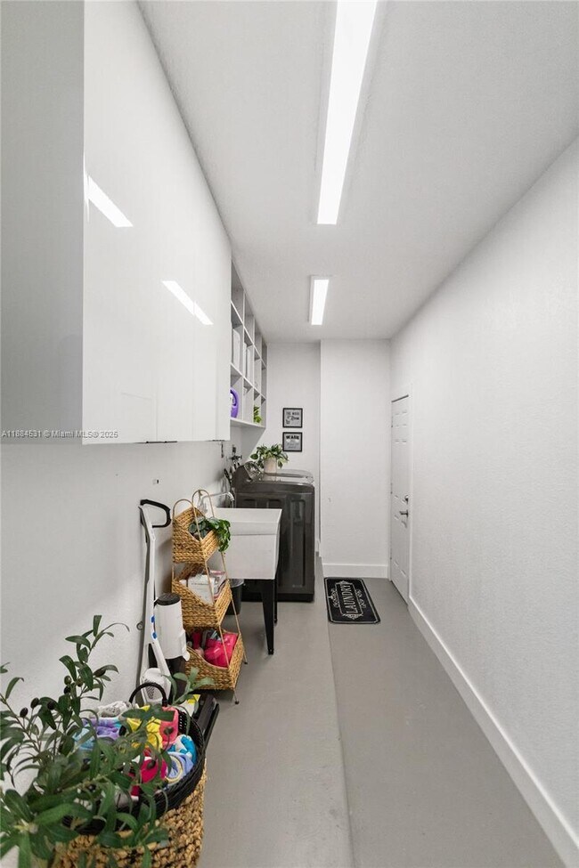 Building Photo - 8740 NW 153rd Terrace