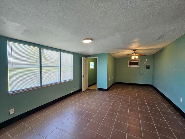Building Photo - 503 Longfellow Blvd