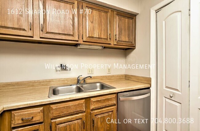 Building Photo - Charming 2-Bed, 2-Bath Retreat in the Hear...