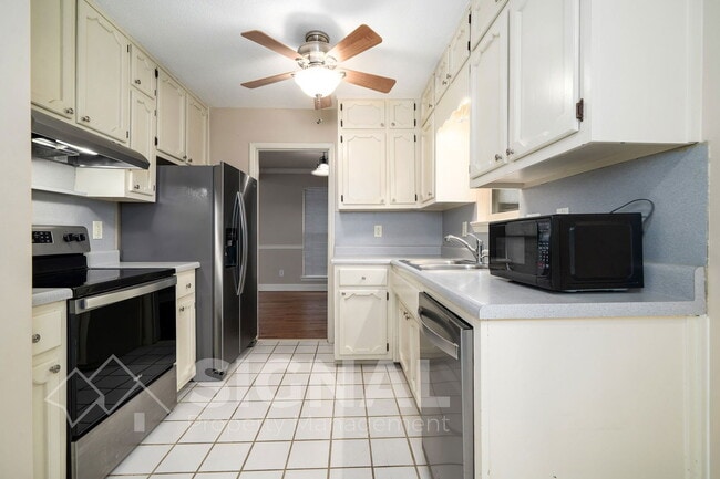 Building Photo - 2817 Altadena S Way