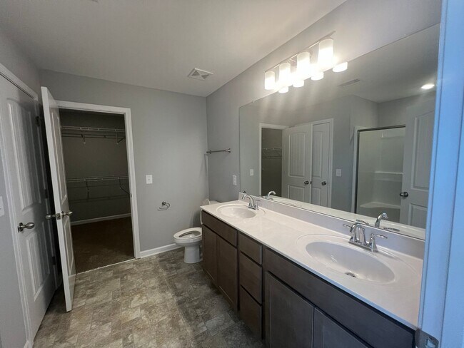 Building Photo - 41 Country Cir