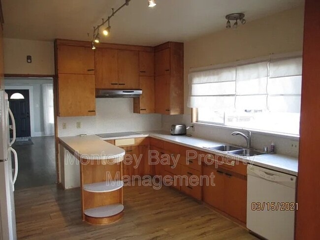 Building Photo - 650 Hawthorne St