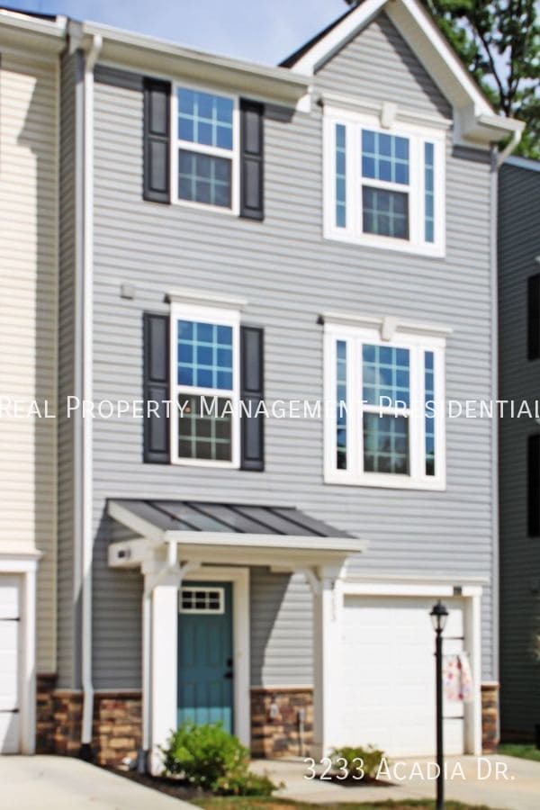 Building Photo - 3233 Acadia Dr