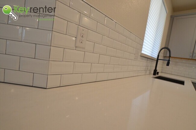 Building Photo - 3055 Island Creek Way