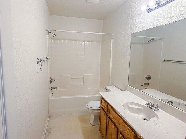 Building Photo - 3802 Hitchrock Dr
