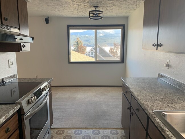 Building Photo - 820 S Liberty Dr
